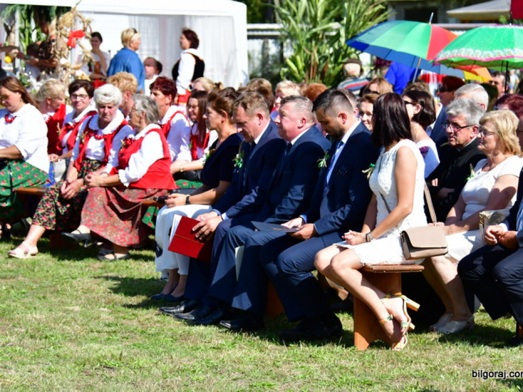 Dożynki w Gminie Tarnogród. Rolnicy świętowali w Luchowie Górnym (FOTO)