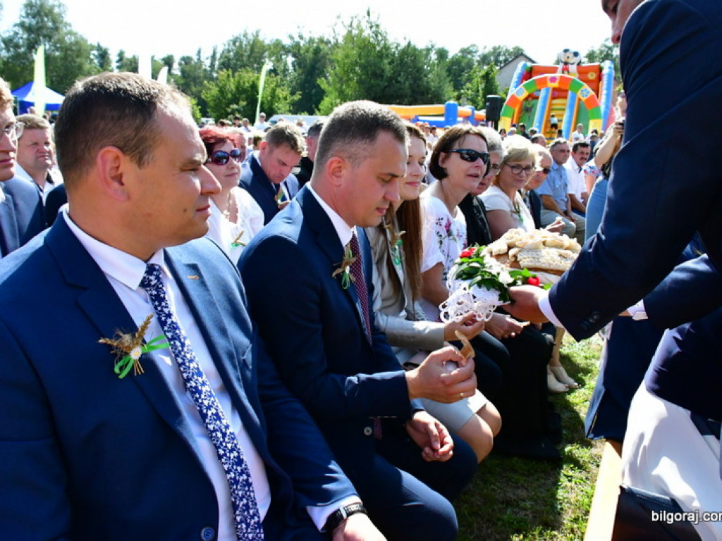 Dożynki w Gminie Tarnogród. Rolnicy świętowali w Luchowie Górnym (FOTO)