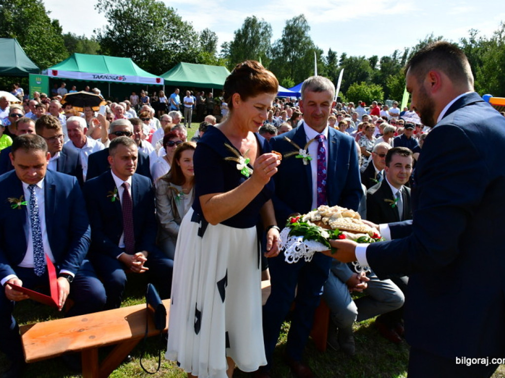 Dożynki w Gminie Tarnogród. Rolnicy świętowali w Luchowie Górnym (FOTO)
