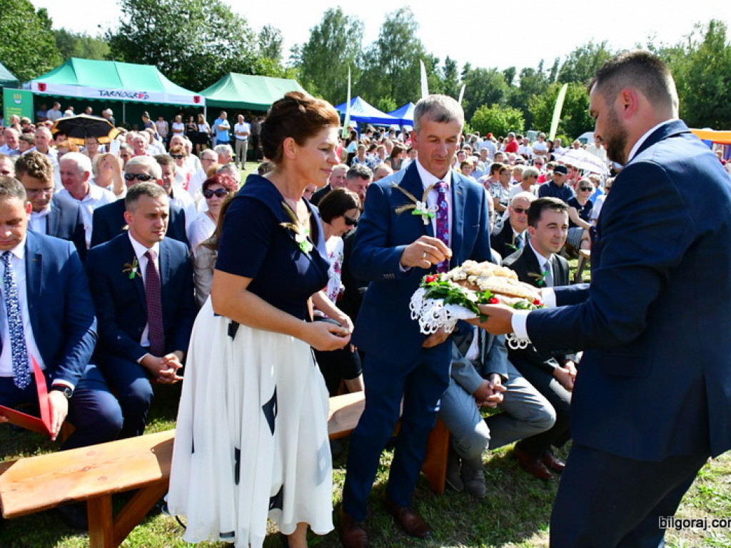 Dożynki w Gminie Tarnogród. Rolnicy świętowali w Luchowie Górnym (FOTO)