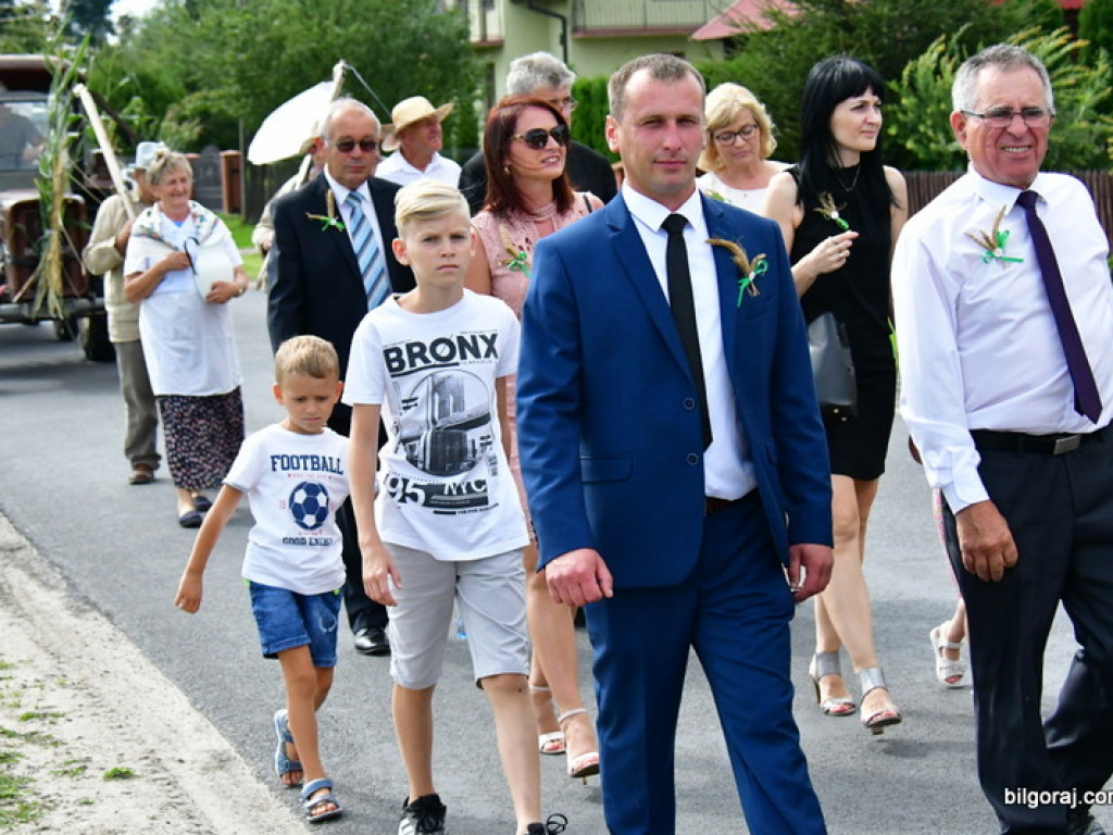 Dożynki w Gminie Tarnogród. Rolnicy świętowali w Luchowie Górnym (FOTO)