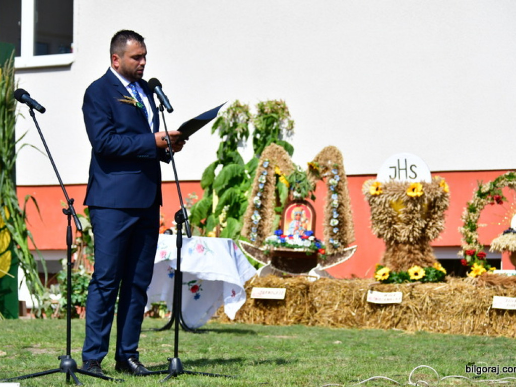 Dożynki w Gminie Tarnogród. Rolnicy świętowali w Luchowie Górnym (FOTO)