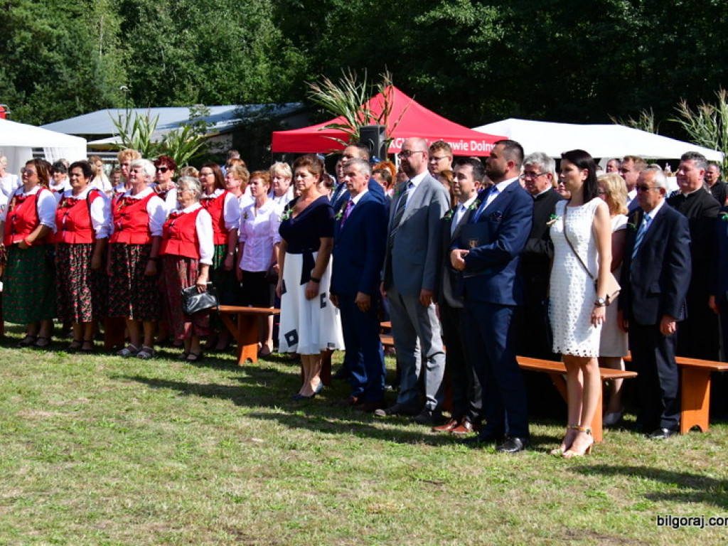 Dożynki w Gminie Tarnogród. Rolnicy świętowali w Luchowie Górnym (FOTO)