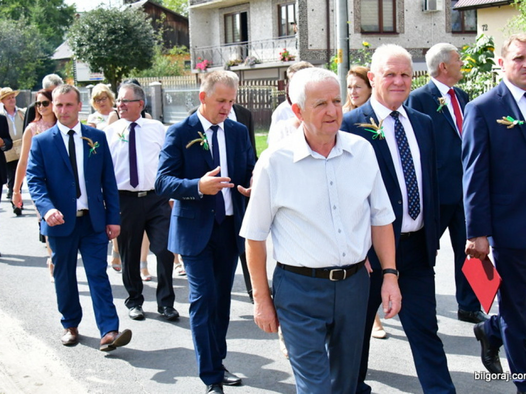 Dożynki w Gminie Tarnogród. Rolnicy świętowali w Luchowie Górnym (FOTO)
