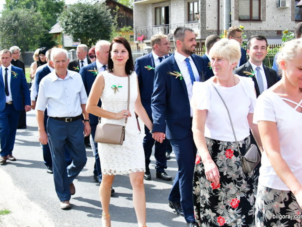 Dożynki w Gminie Tarnogród. Rolnicy świętowali w Luchowie Górnym (FOTO)