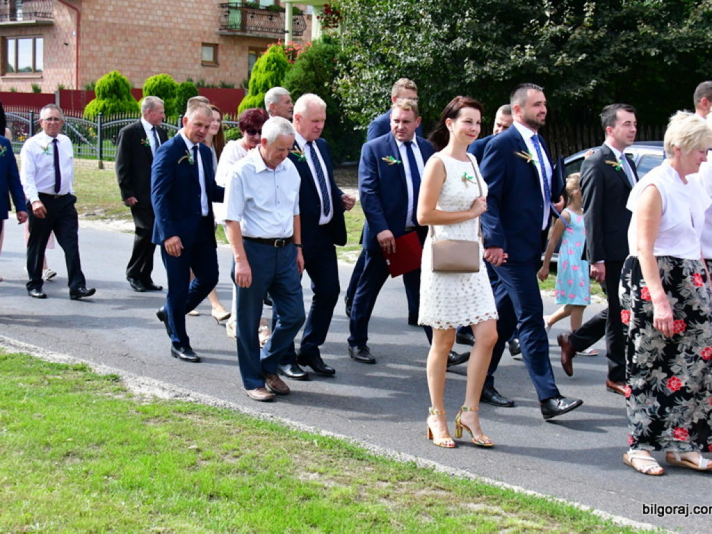 Dożynki w Gminie Tarnogród. Rolnicy świętowali w Luchowie Górnym (FOTO)