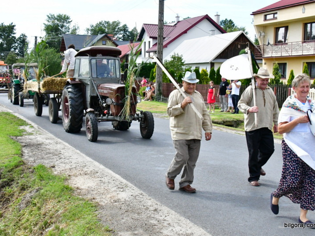 Dożynki w Gminie Tarnogród. Rolnicy świętowali w Luchowie Górnym (FOTO)