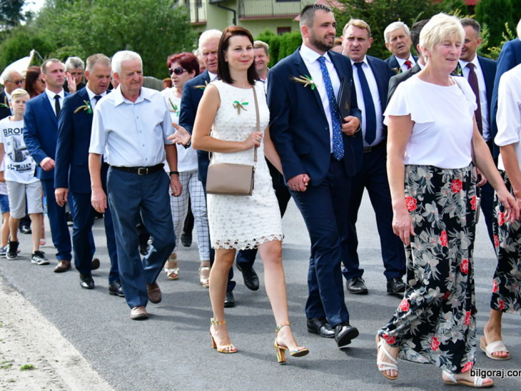 Dożynki w Gminie Tarnogród. Rolnicy świętowali w Luchowie Górnym (FOTO)