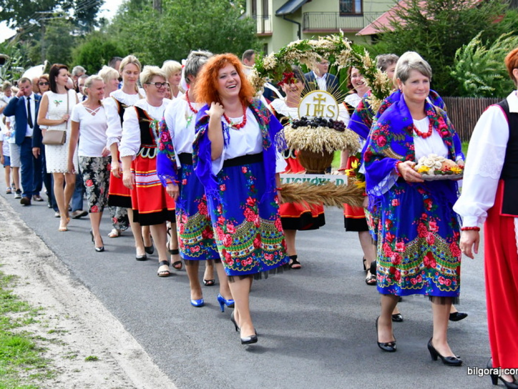 Dożynki w Gminie Tarnogród. Rolnicy świętowali w Luchowie Górnym (FOTO)