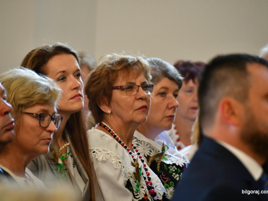 Dożynki w Gminie Tarnogród. Rolnicy świętowali w Luchowie Górnym (FOTO)