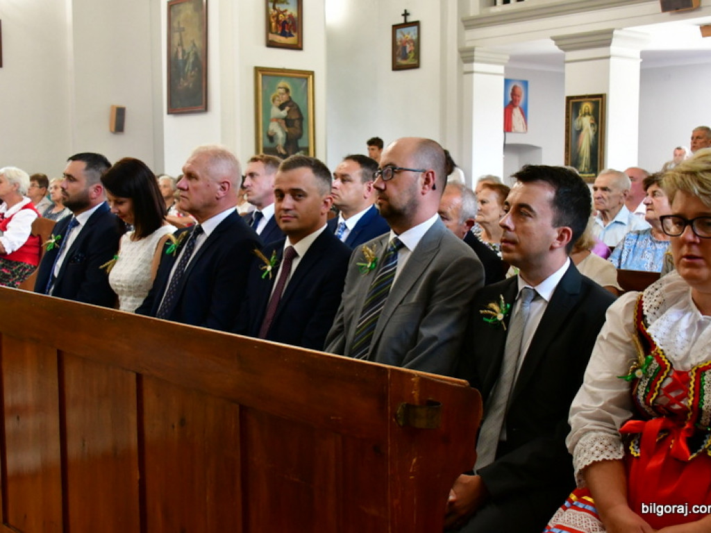 Dożynki w Gminie Tarnogród. Rolnicy świętowali w Luchowie Górnym (FOTO)