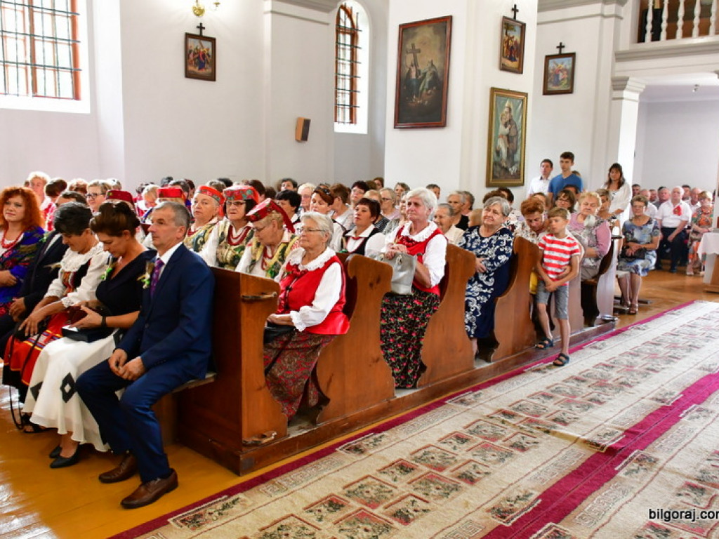 Dożynki w Gminie Tarnogród. Rolnicy świętowali w Luchowie Górnym (FOTO)