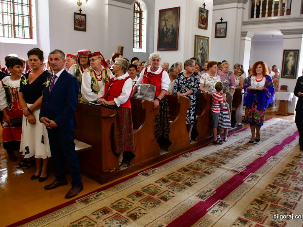 Dożynki w Gminie Tarnogród. Rolnicy świętowali w Luchowie Górnym (FOTO)