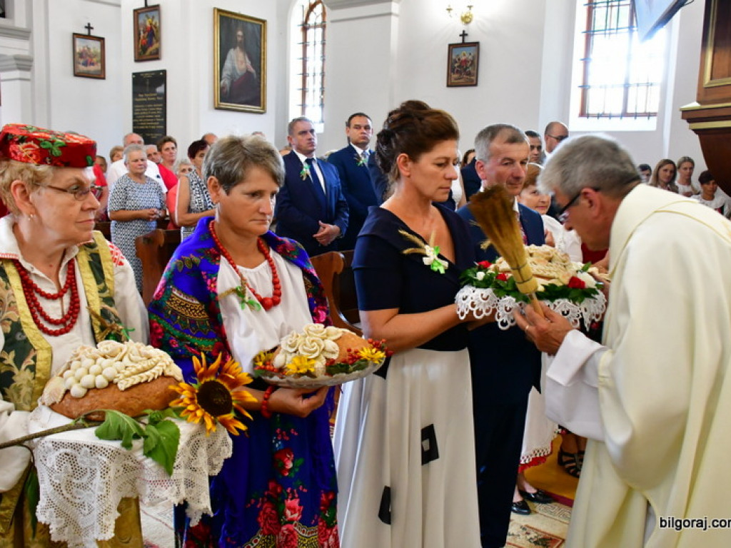 Dożynki w Gminie Tarnogród. Rolnicy świętowali w Luchowie Górnym (FOTO)