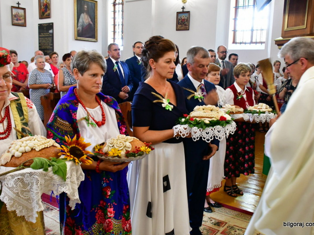 Dożynki w Gminie Tarnogród. Rolnicy świętowali w Luchowie Górnym (FOTO)