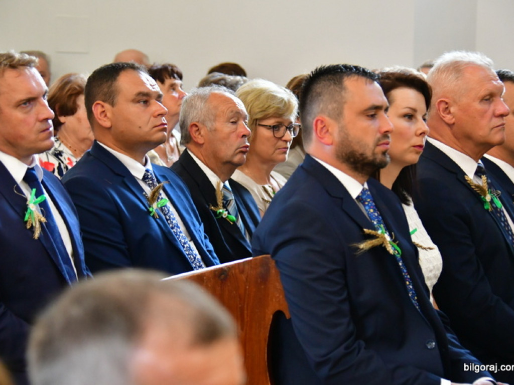 Dożynki w Gminie Tarnogród. Rolnicy świętowali w Luchowie Górnym (FOTO)