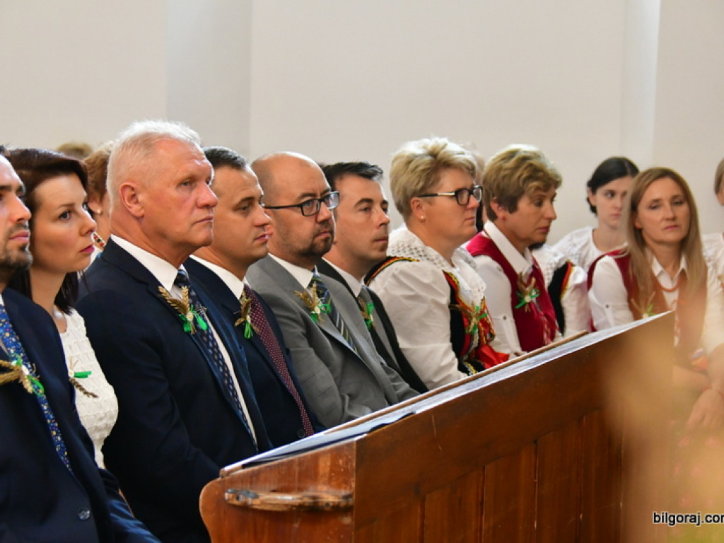 Dożynki w Gminie Tarnogród. Rolnicy świętowali w Luchowie Górnym (FOTO)