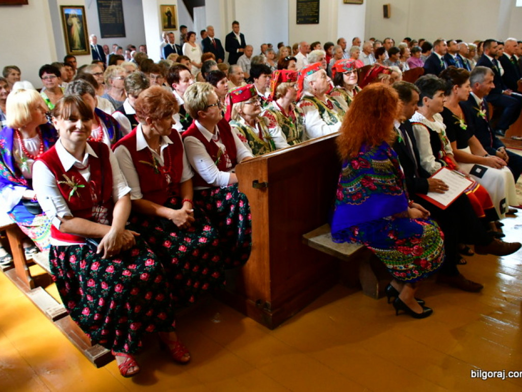 Dożynki w Gminie Tarnogród. Rolnicy świętowali w Luchowie Górnym (FOTO)