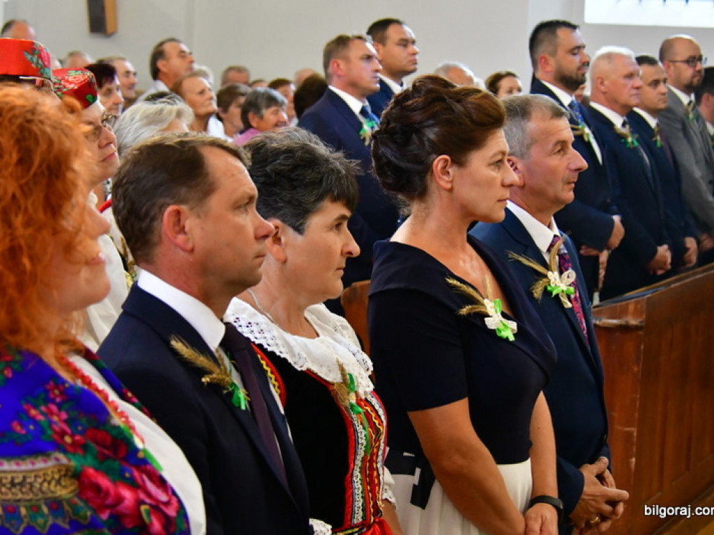 Dożynki w Gminie Tarnogród. Rolnicy świętowali w Luchowie Górnym (FOTO)