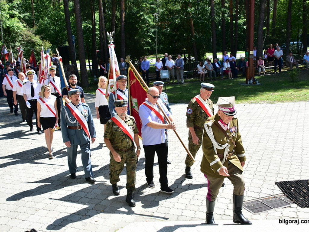 76. rocznica likwidacji obozu przejściowego w Zwierzyńcu, miejsca gdzie trafiali wysiedleni mieszkańcy Biłgorajszczyzny (FOTO)