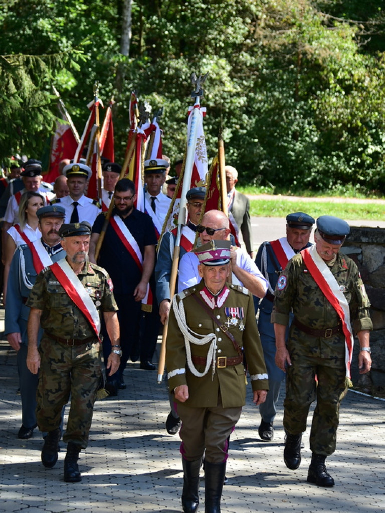 76. rocznica likwidacji obozu przejściowego w Zwierzyńcu, miejsca gdzie trafiali wysiedleni mieszkańcy Biłgorajszczyzny (FOTO)