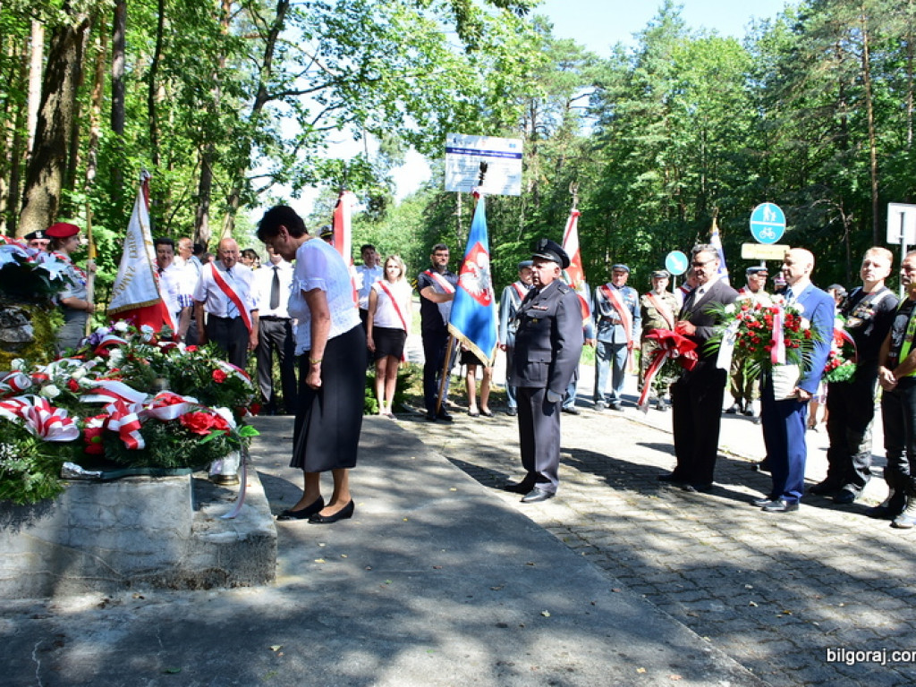 76. rocznica likwidacji obozu przejściowego w Zwierzyńcu, miejsca gdzie trafiali wysiedleni mieszkańcy Biłgorajszczyzny (FOTO)