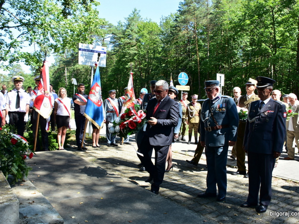 76. rocznica likwidacji obozu przejściowego w Zwierzyńcu, miejsca gdzie trafiali wysiedleni mieszkańcy Biłgorajszczyzny (FOTO)