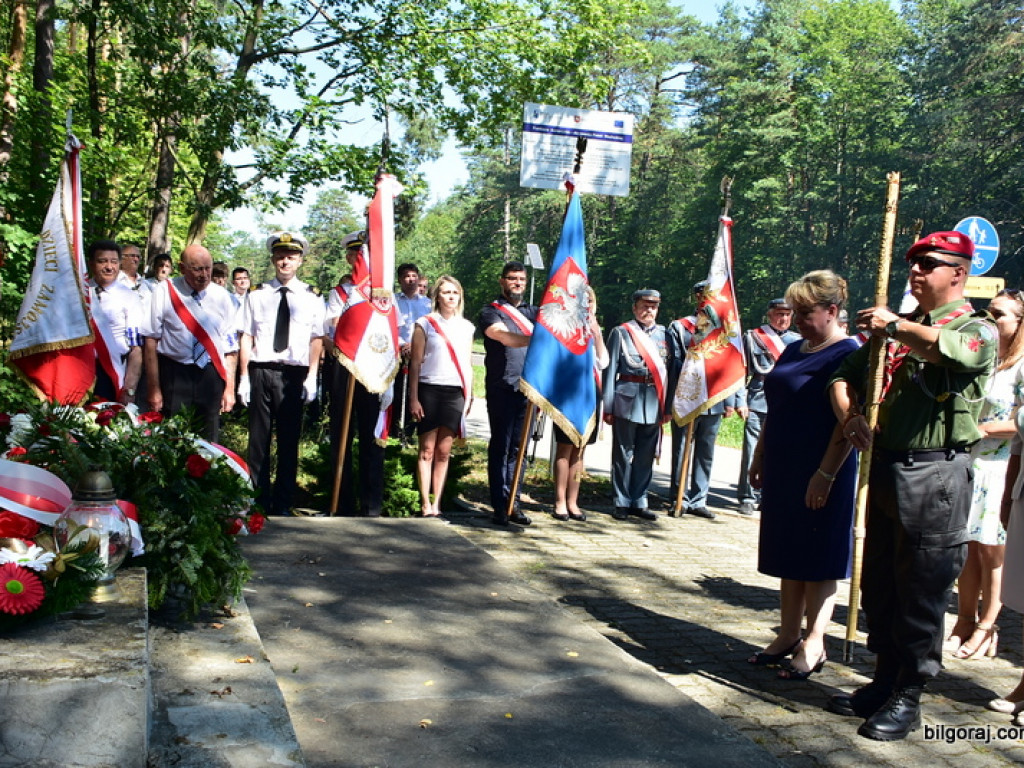 76. rocznica likwidacji obozu przejściowego w Zwierzyńcu, miejsca gdzie trafiali wysiedleni mieszkańcy Biłgorajszczyzny (FOTO)