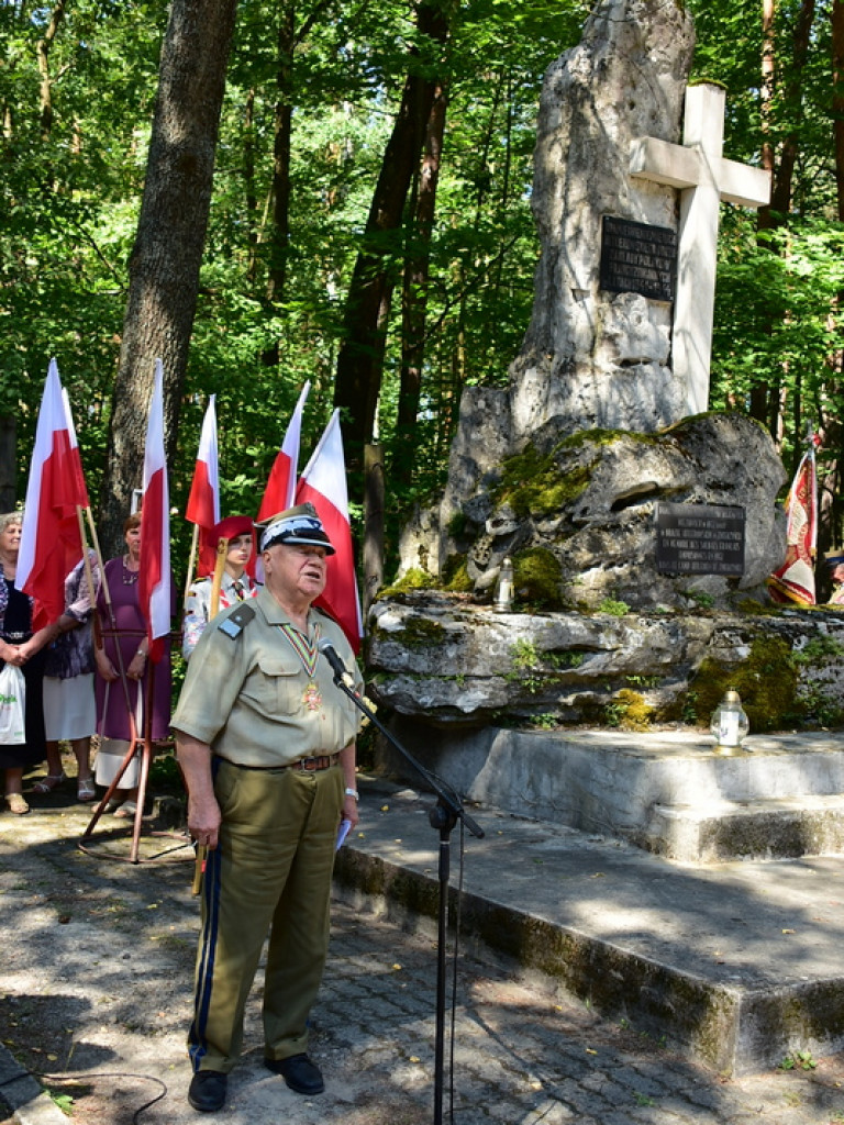 76. rocznica likwidacji obozu przejściowego w Zwierzyńcu, miejsca gdzie trafiali wysiedleni mieszkańcy Biłgorajszczyzny (FOTO)