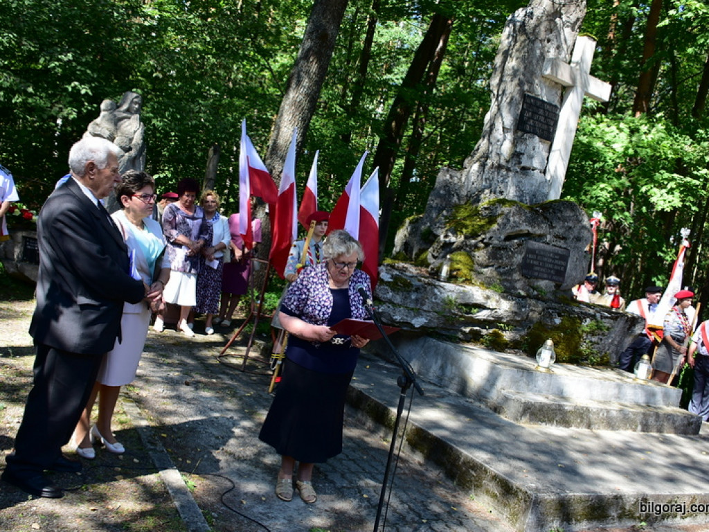 76. rocznica likwidacji obozu przejściowego w Zwierzyńcu, miejsca gdzie trafiali wysiedleni mieszkańcy Biłgorajszczyzny (FOTO)