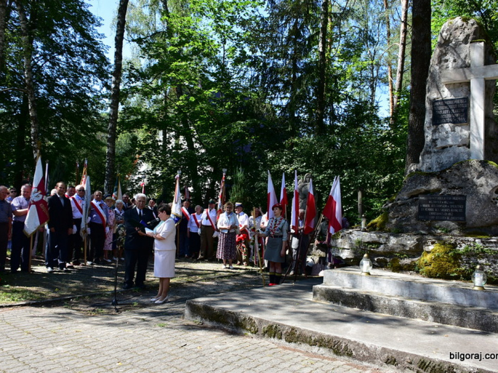 76. rocznica likwidacji obozu przejściowego w Zwierzyńcu, miejsca gdzie trafiali wysiedleni mieszkańcy Biłgorajszczyzny (FOTO)