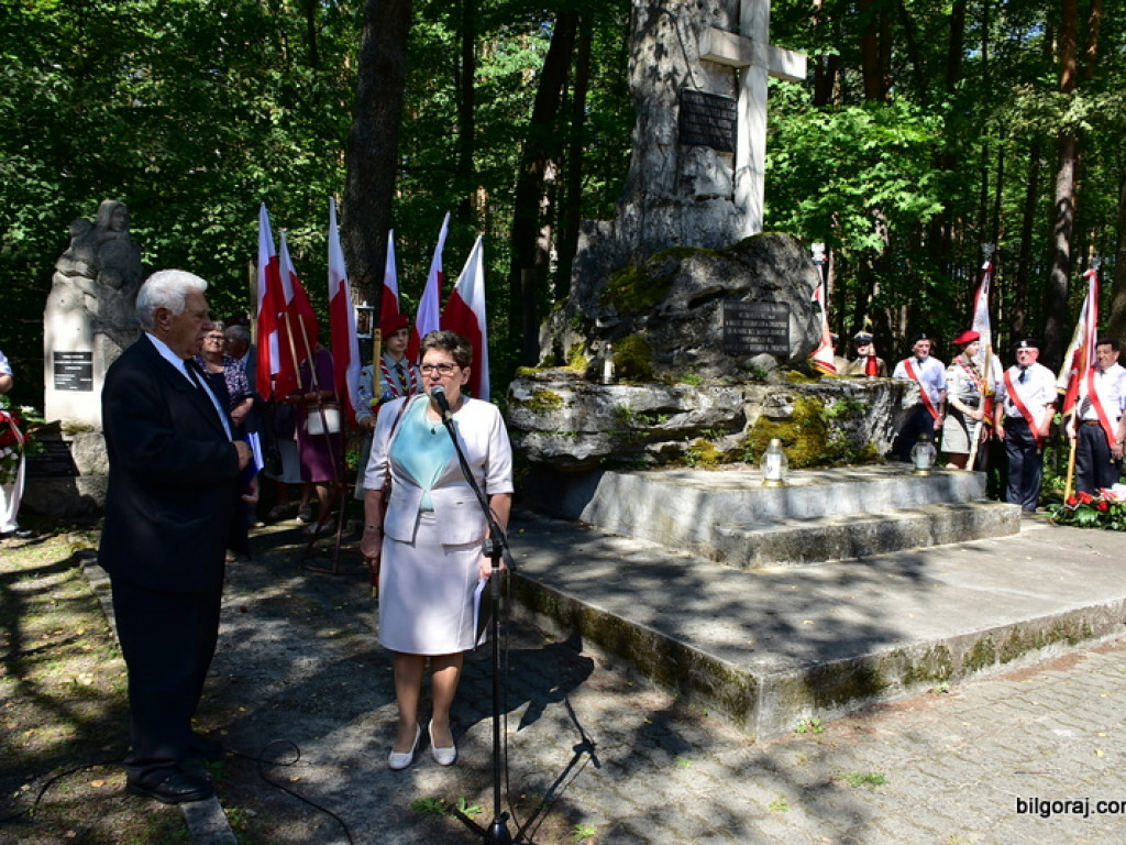 76. rocznica likwidacji obozu przejściowego w Zwierzyńcu, miejsca gdzie trafiali wysiedleni mieszkańcy Biłgorajszczyzny (FOTO)