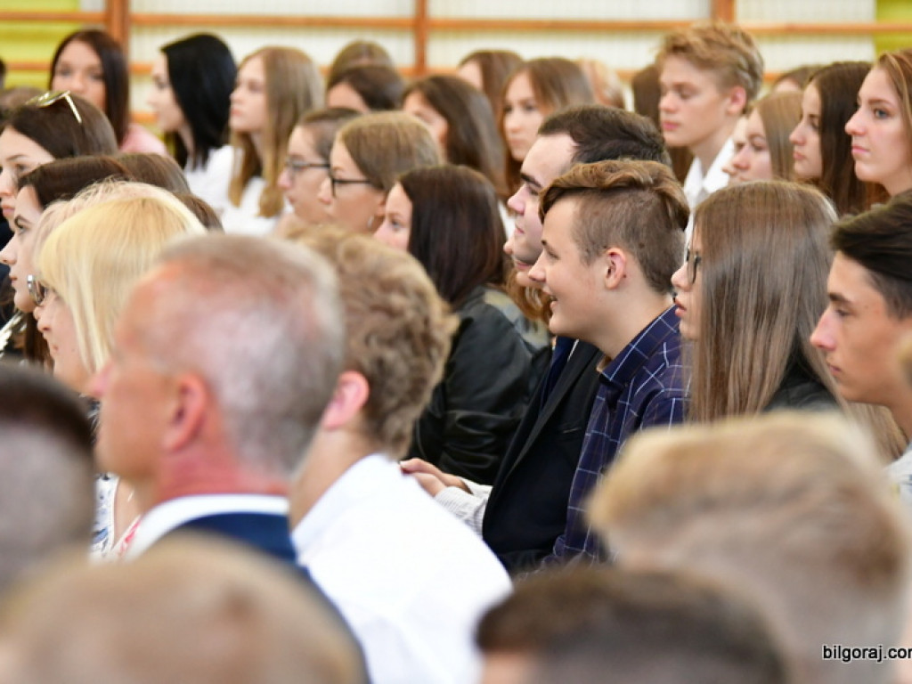 W szkołach powiatu biłgorajskiego zainaugurowano nowy rok szkolny (FOTO)