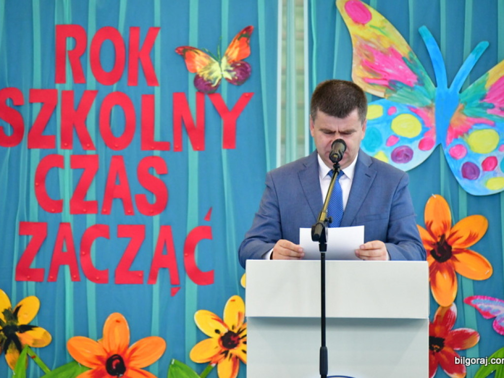 W szkołach powiatu biłgorajskiego zainaugurowano nowy rok szkolny (FOTO)