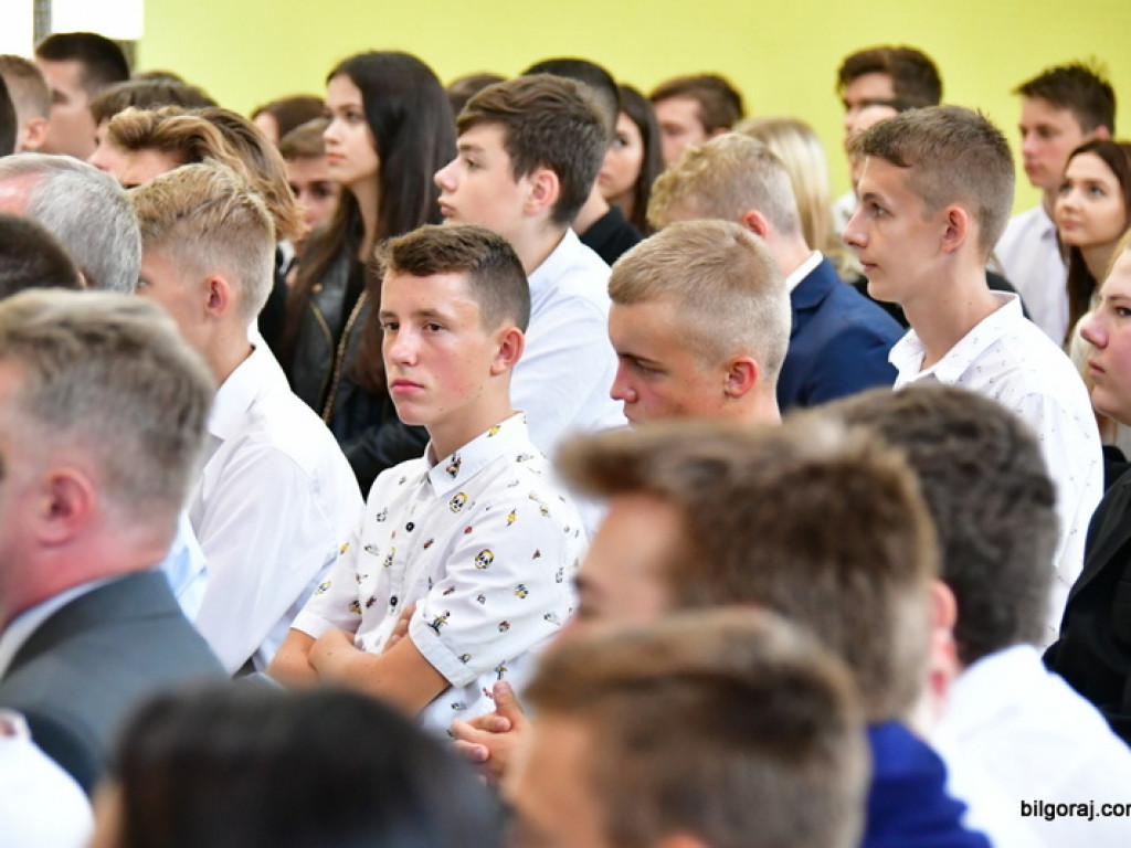 W szkołach powiatu biłgorajskiego zainaugurowano nowy rok szkolny (FOTO)
