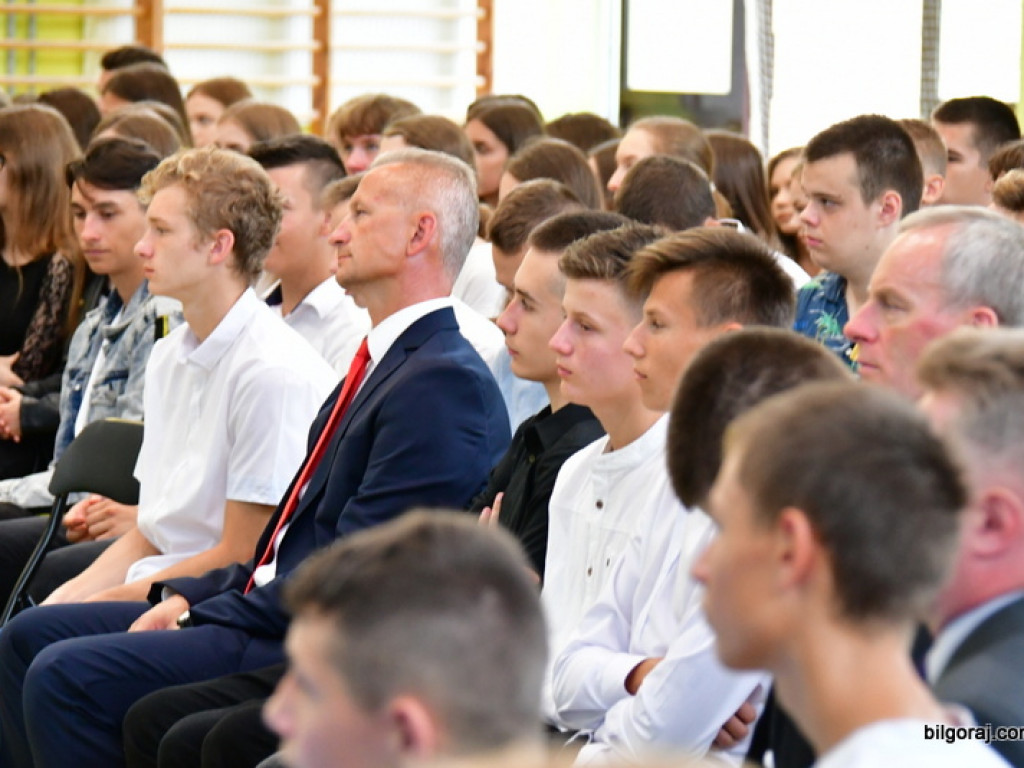 W szkołach powiatu biłgorajskiego zainaugurowano nowy rok szkolny (FOTO)