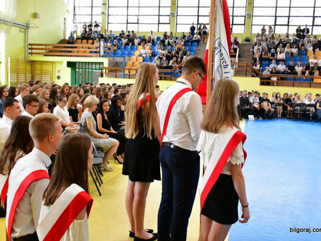 W szkołach powiatu biłgorajskiego zainaugurowano nowy rok szkolny (FOTO)