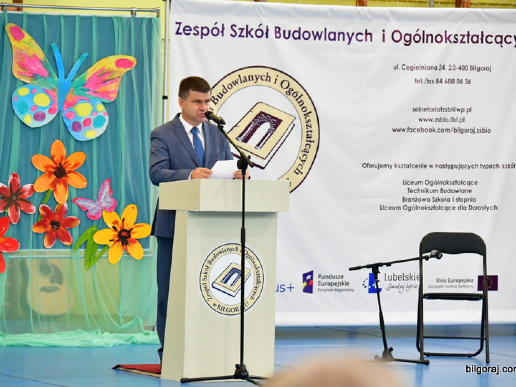 W szkołach powiatu biłgorajskiego zainaugurowano nowy rok szkolny (FOTO)