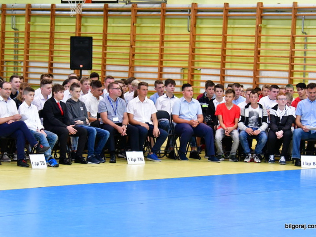 W szkołach powiatu biłgorajskiego zainaugurowano nowy rok szkolny (FOTO)