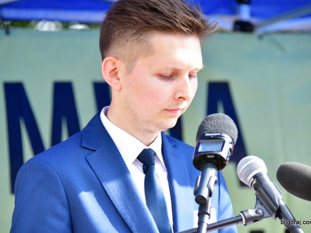 Samorządowcy odebrali symboliczne czeki na inwestycje drogowe (FOTO)