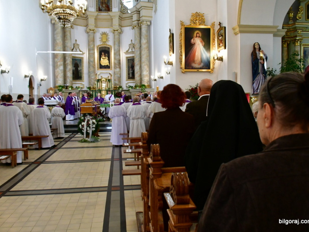 Msza żałobna za ks. Eugeniusza Tatarczaka (FOTO)