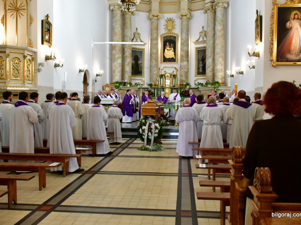 Msza żałobna za ks. Eugeniusza Tatarczaka (FOTO)