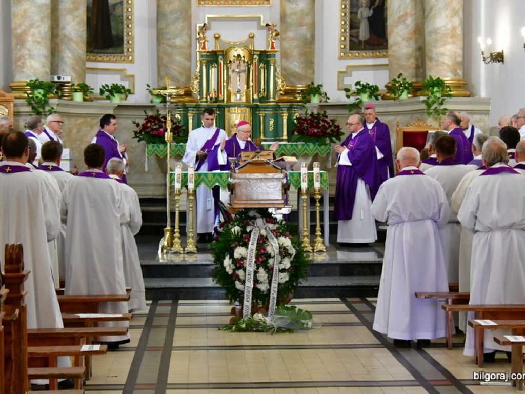 Msza żałobna za ks. Eugeniusza Tatarczaka (FOTO)