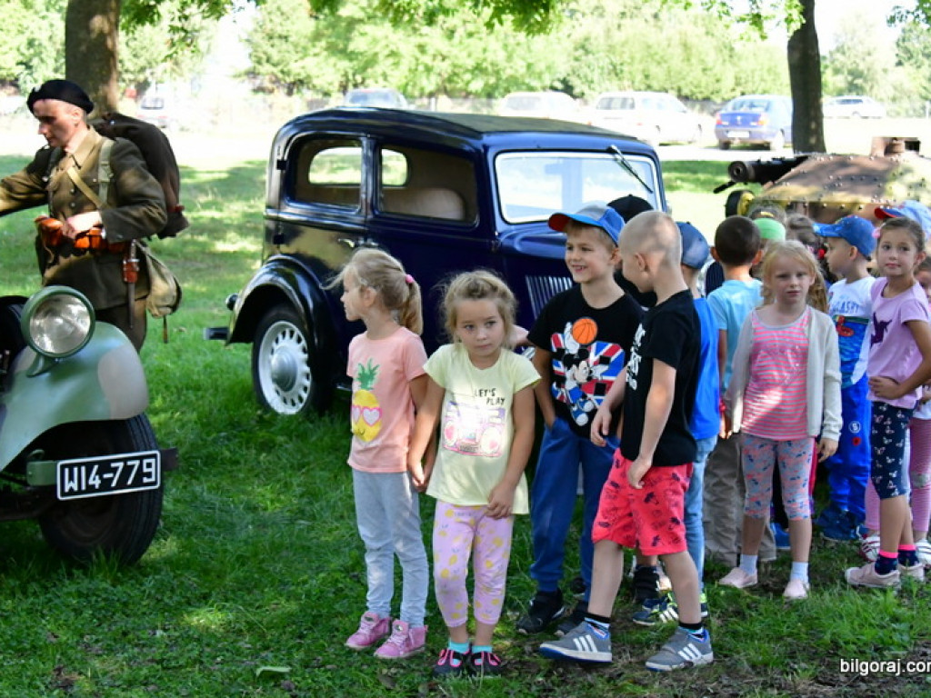 Rajd historyczny trasą walk Warszawskiej Brygady Pancerno - Motorowej (FOTO)