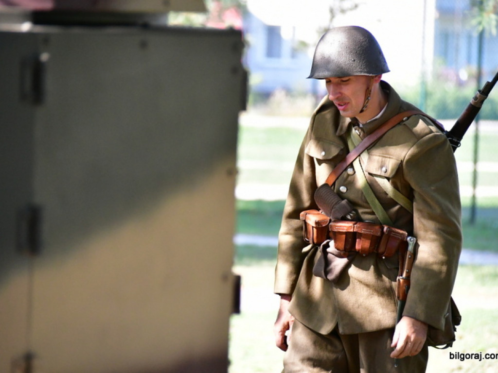 Rajd historyczny trasą walk Warszawskiej Brygady Pancerno - Motorowej (FOTO)