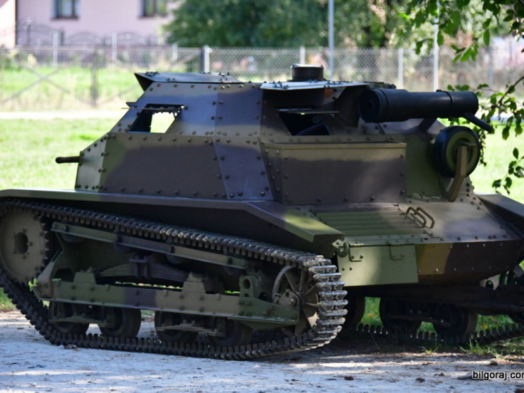 Rajd historyczny trasą walk Warszawskiej Brygady Pancerno - Motorowej (FOTO)