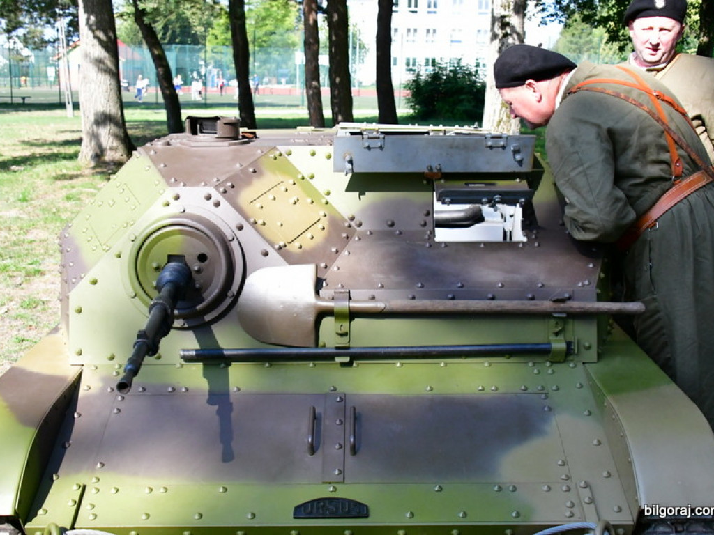 Rajd historyczny trasą walk Warszawskiej Brygady Pancerno - Motorowej (FOTO)