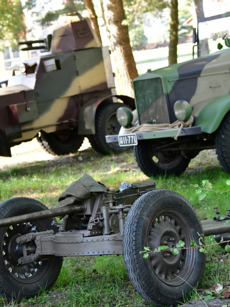 Rajd historyczny trasą walk Warszawskiej Brygady Pancerno - Motorowej (FOTO)