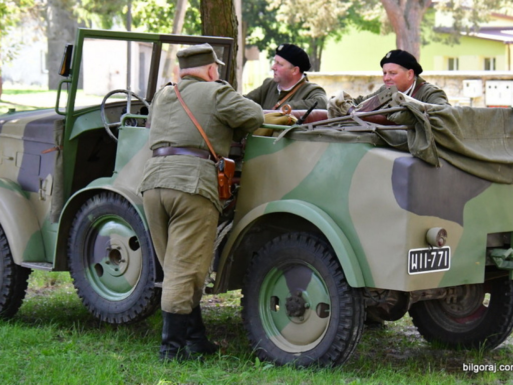 Rajd historyczny trasą walk Warszawskiej Brygady Pancerno - Motorowej (FOTO)