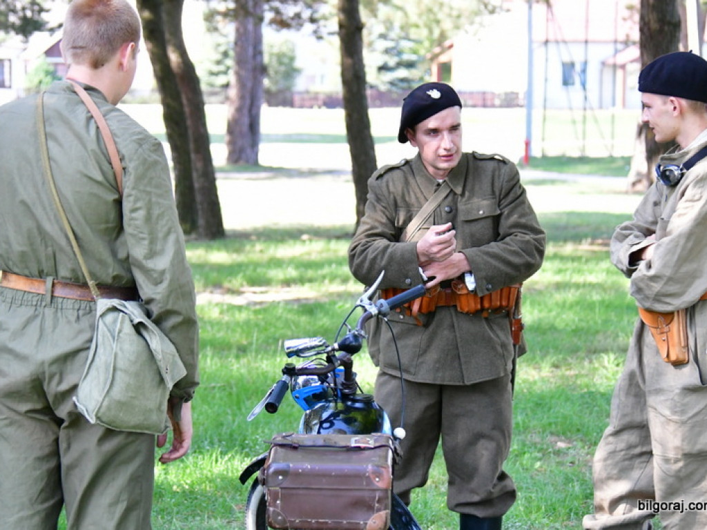 Rajd historyczny trasą walk Warszawskiej Brygady Pancerno - Motorowej (FOTO)